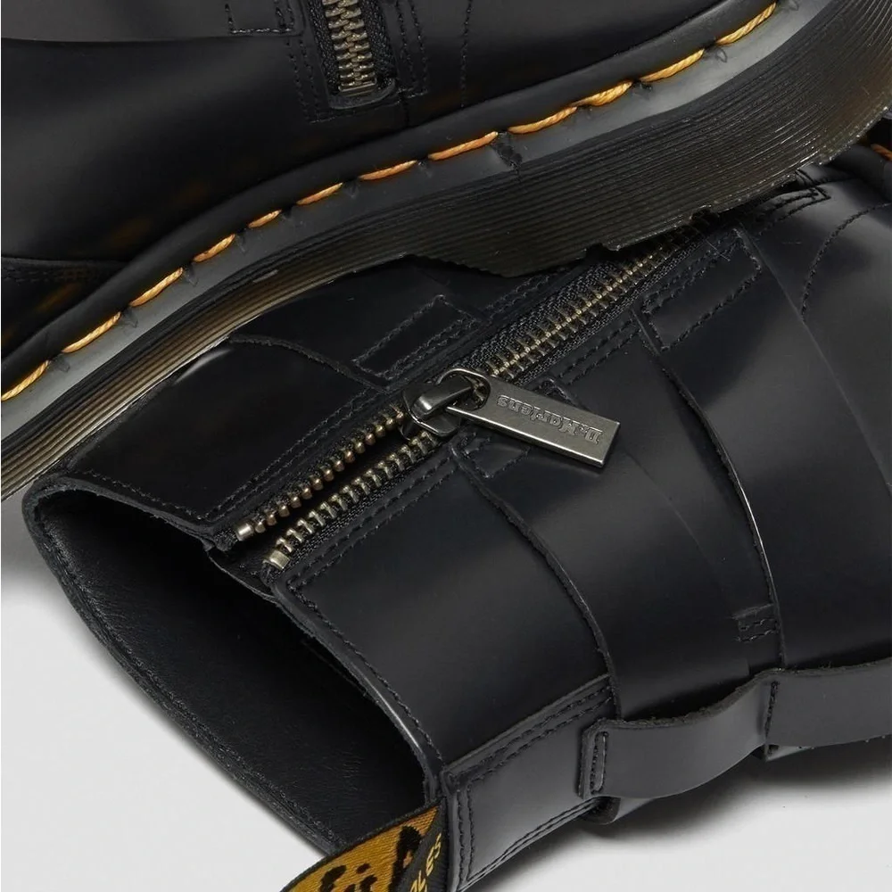 NWT! DR MARTENS JAIMES LEATHER HARNESS CHELSEA ANKLE BOOTS IN CLASSIC BLACK SZ 7